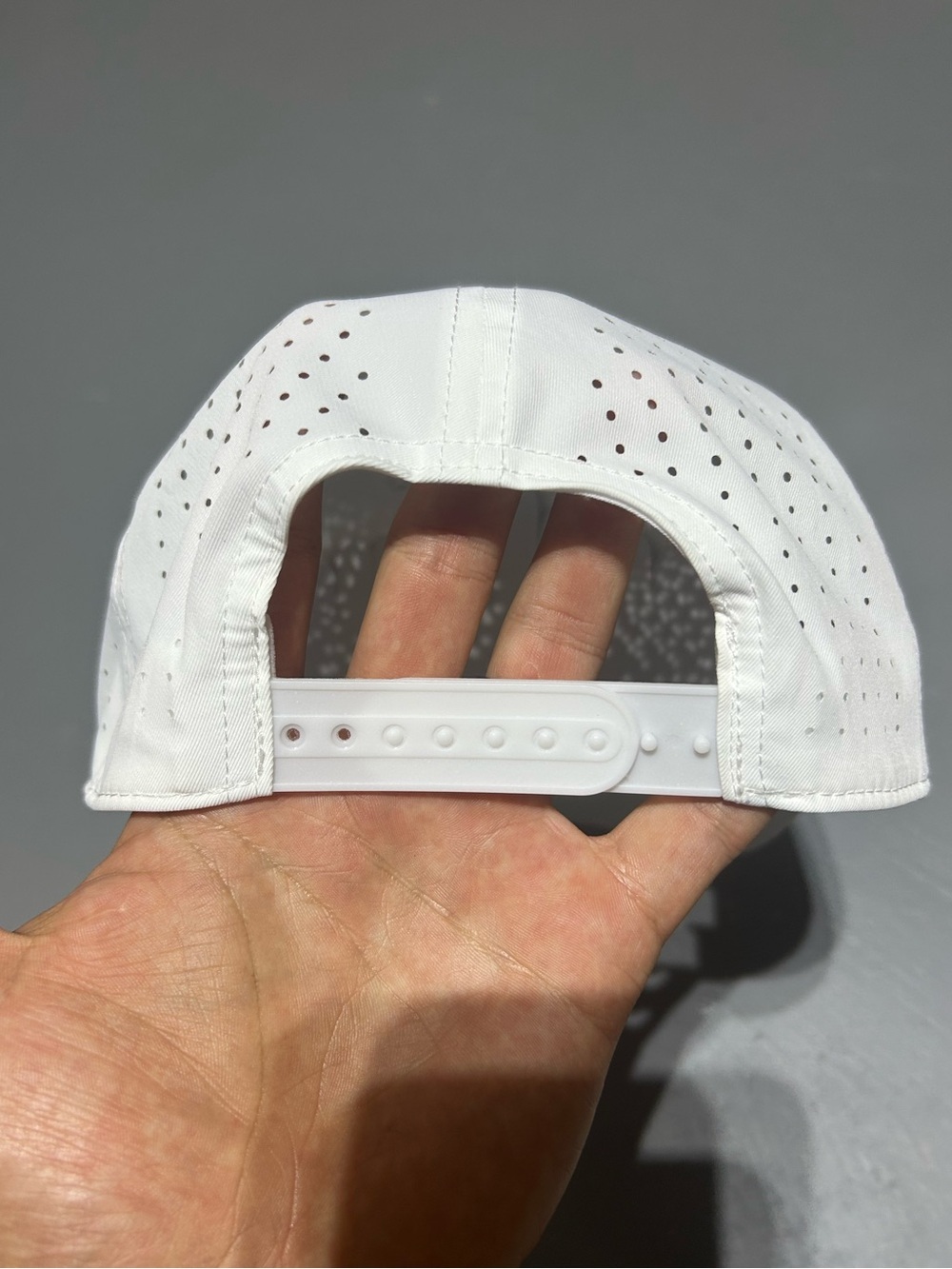 (NEW) Victaulic White and Orange Hat - Picture 5 of 8
